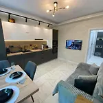 Sea Breeze 1 Apartment *