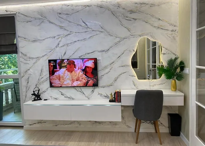 Апартамент Sea Breeze 1 *