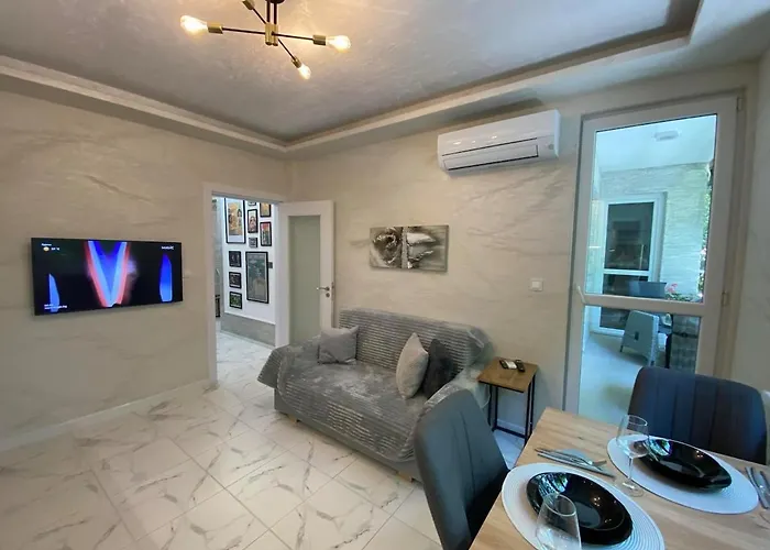 Апартамент Sea Breeze 1