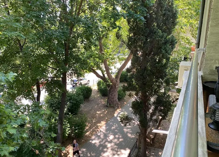 Апартамент Sea Breeze 1 *