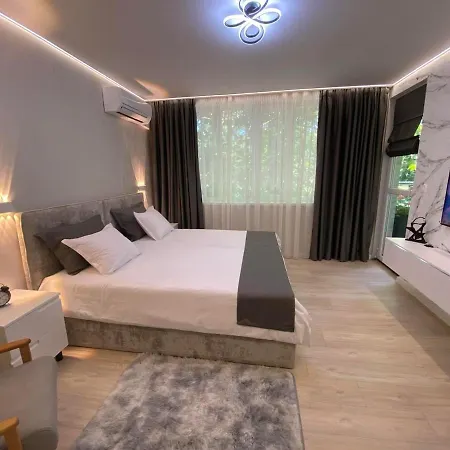 Apartment Sea Breeze 1