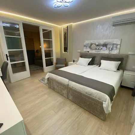 Sea Breeze 1 Апартаменты *