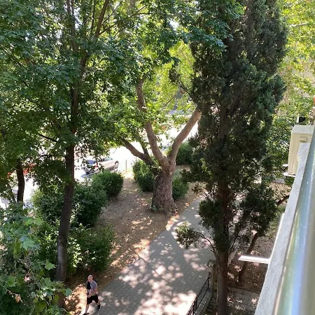 Апартаменты Sea Breeze 1 *